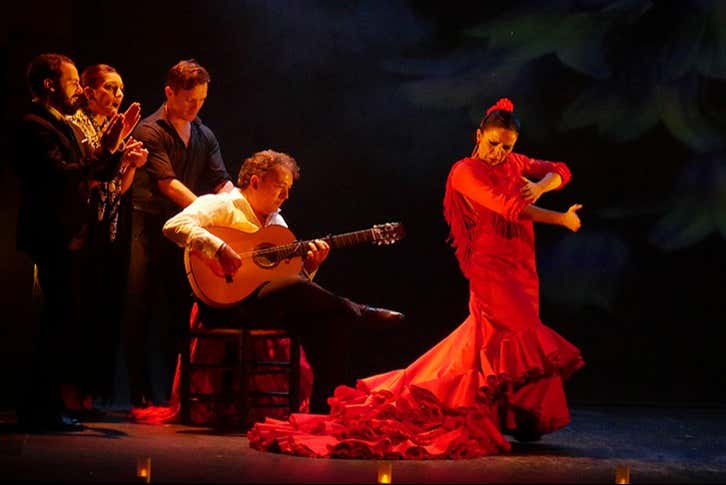 Disfrutaréis de un emocionante espectáculo flamenco
